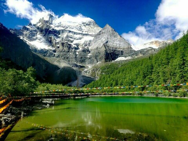 成都拼車，去見稻城亞丁的傾城夏天