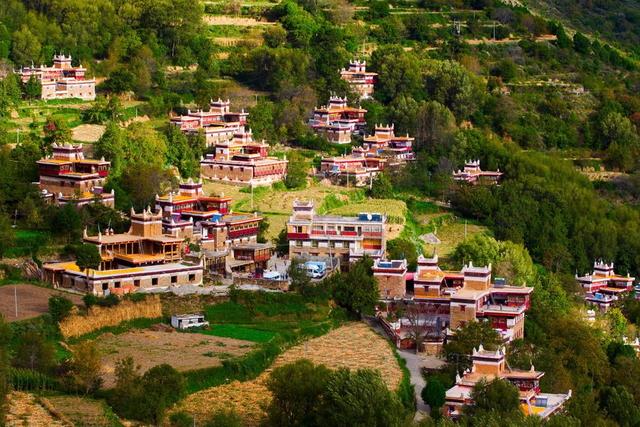 成都租車去丹巴、稻城旅行游玩攻略