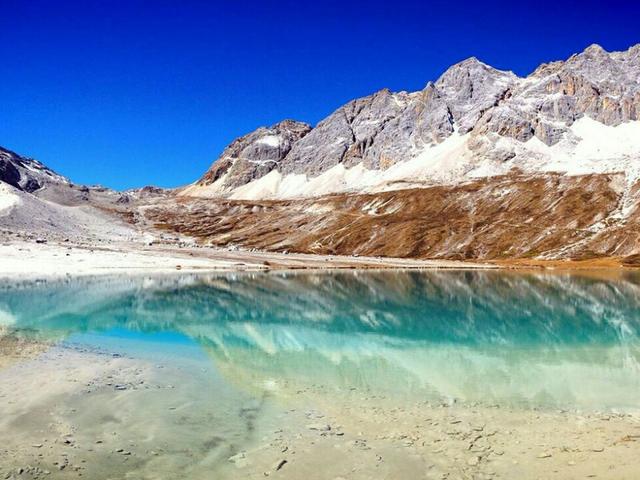 稻城亞丁牛奶海