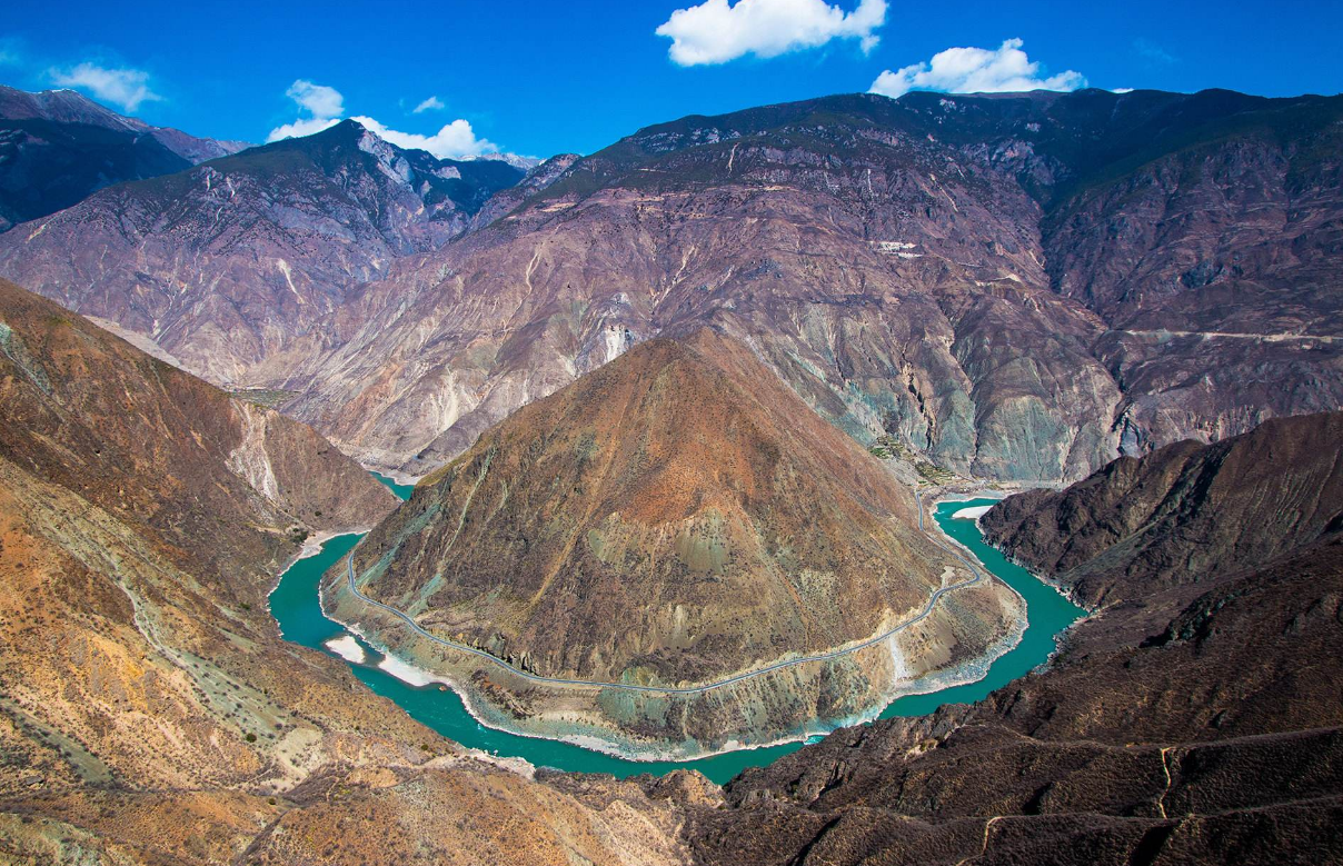 成都包車去拉薩全程大概需要多少錢呢