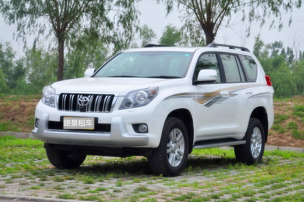 成都租一輛豐田普拉多一天要花多少錢