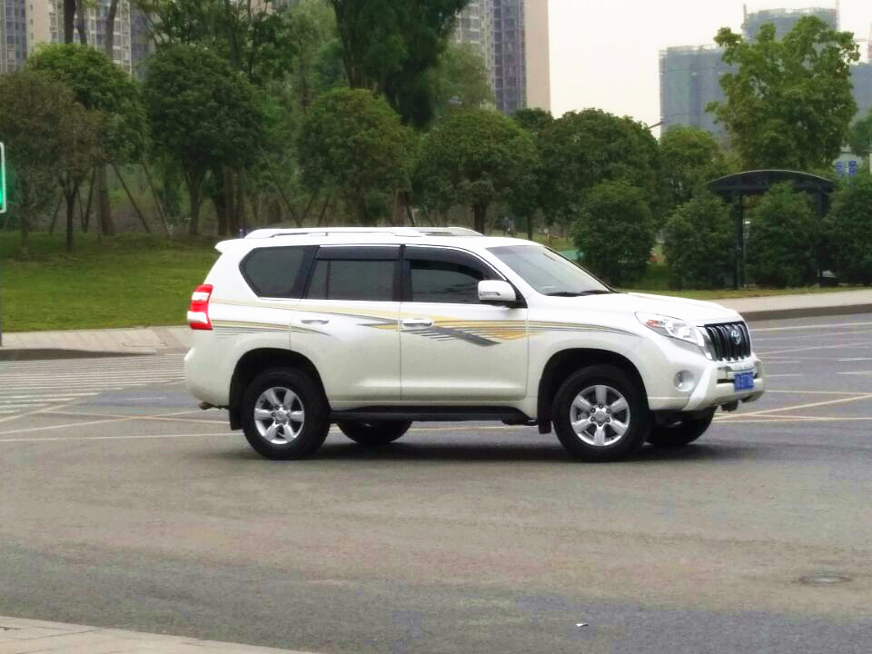 成都租一輛豐田普拉多一天要花多少錢