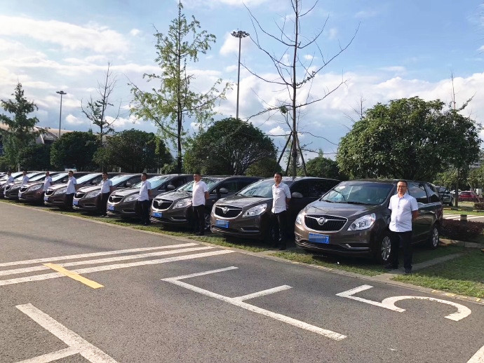 成都元旦租商務車