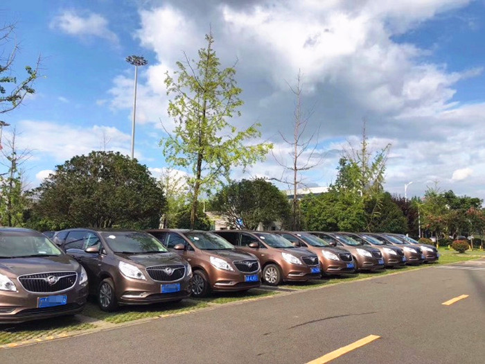 成都租商務車別克GL8