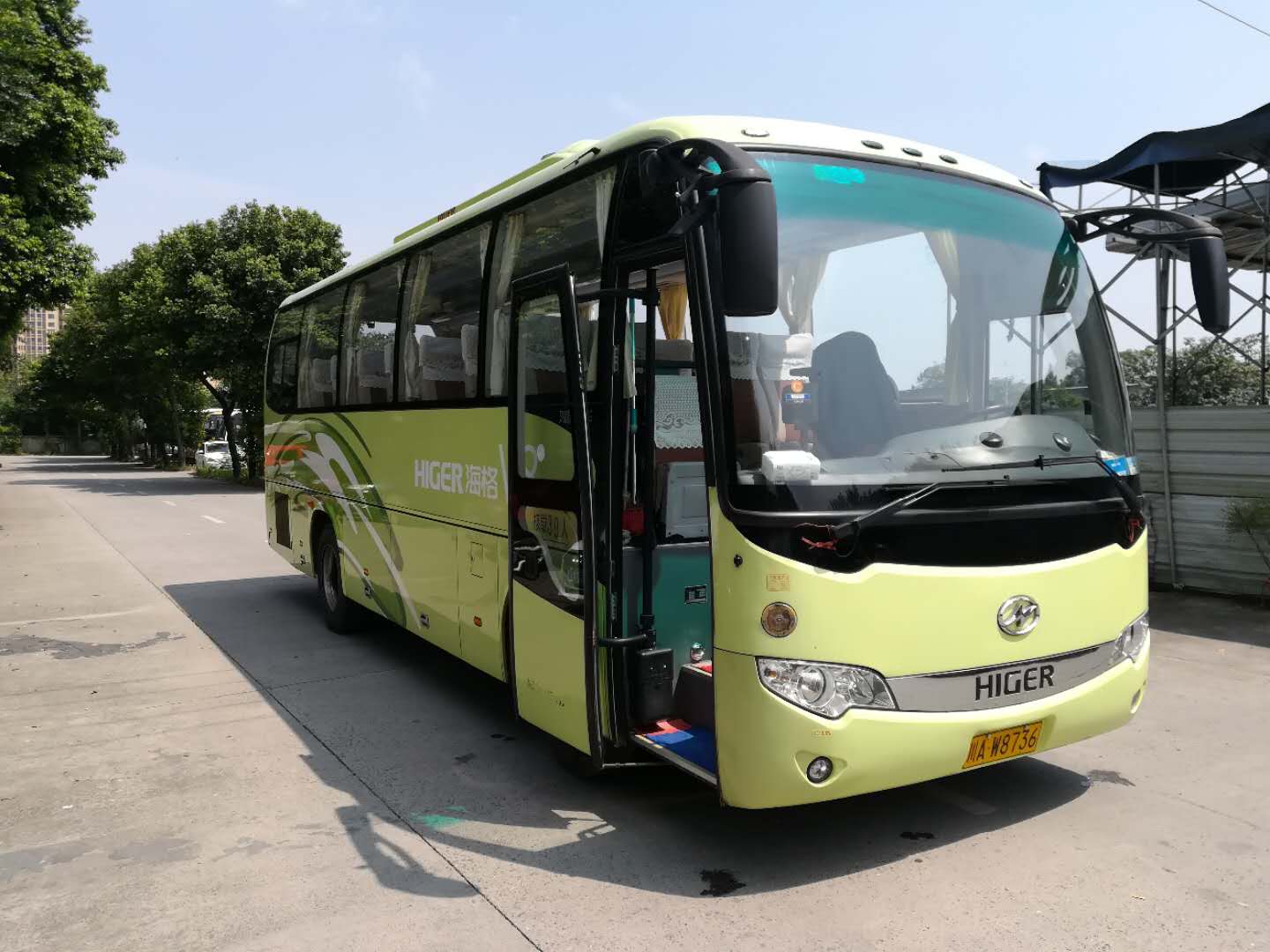 成都租車網的大巴車很貴嗎