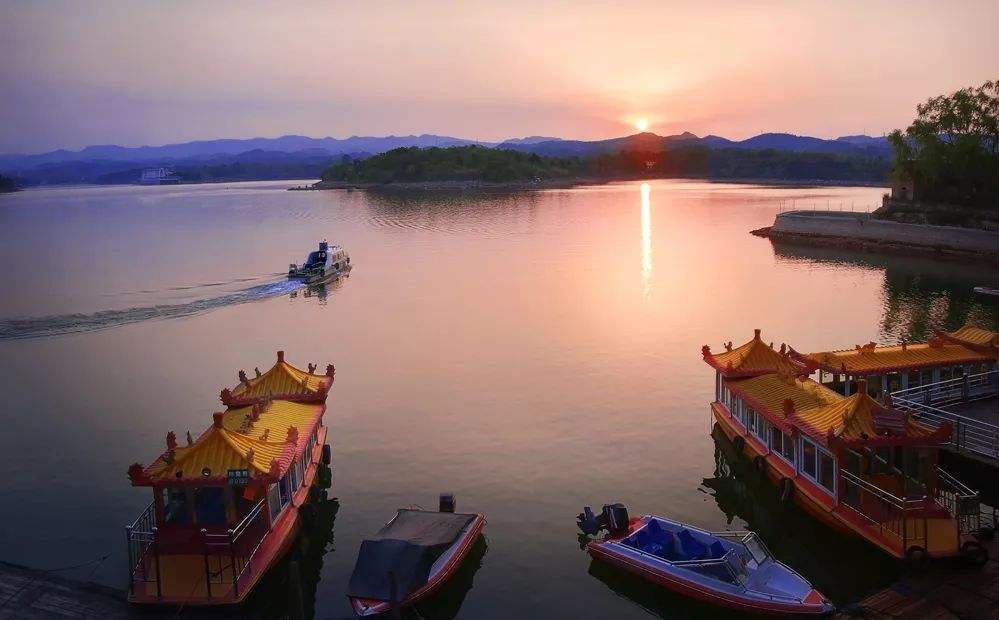 川西旅游適合租車自駕，可該怎么租喃？