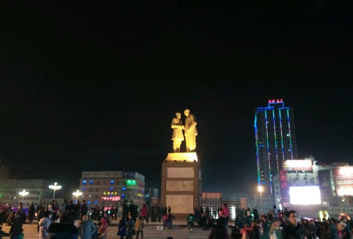 中秋成都租車自駕旅游去團結夜市