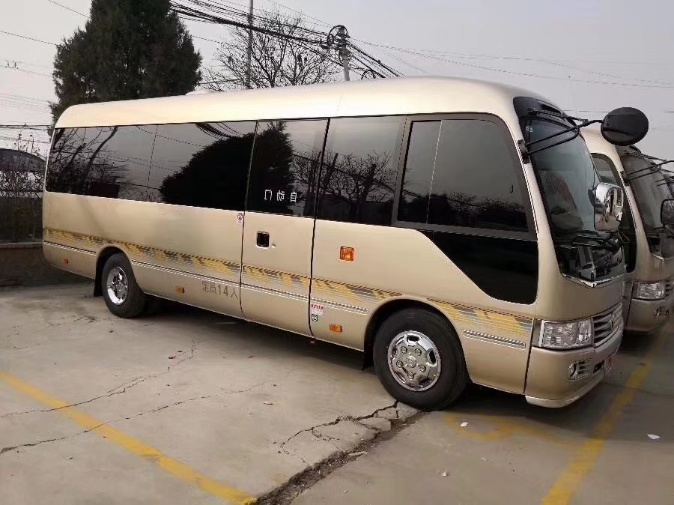 旅游租大巴車.jpg